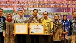 Membanggakan, Pemkab Barito Utara Berhasil Terima Sertifikat Merek Asosiasi Kelompok Anyaman Rotan Gunung Purei