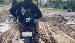 Resah Infrastruktur Semakin Rusak, Karang Taruna Gunung Mas Ancam Tutup Akses Jalan Truk PBS Melebihi Tonase