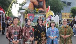 Hadiri HUT Dekranasda ke-44 Tahun di Kota Solo, Ini Harapan Pj Bupati Barut