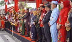 Pemkab Barut Ikut Serta Semarakkan Karnaval Budaya Isen Mulang Tahun 2024