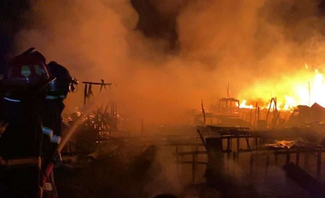 Sejumlah Rumah Kayu di Jalan Mendawai I Hangus Terbakar