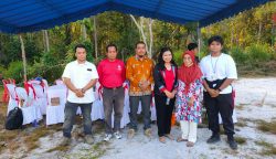 Dosen Universita Palangka Raya Ajarkan Diversifikasi Produk Madu Kelulut Di Desa Bahu Palawa