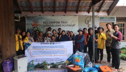 Dosen UPR Terapkan Pertanian Balur Apung di Daerah Aliran Sungai