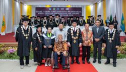 Didepan 858 Wisudawan, Rektor UPR Tekankan Pentingnya Adaptasi, Integritas, dan Responsif Memasuki Dunia Kerja