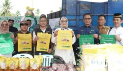 Dinas Pertanian Palangka Raya Gelar Gerakan Pangan Murah dan Makan Telur Bersama untuk Peringati Hari Pangan Sedunia