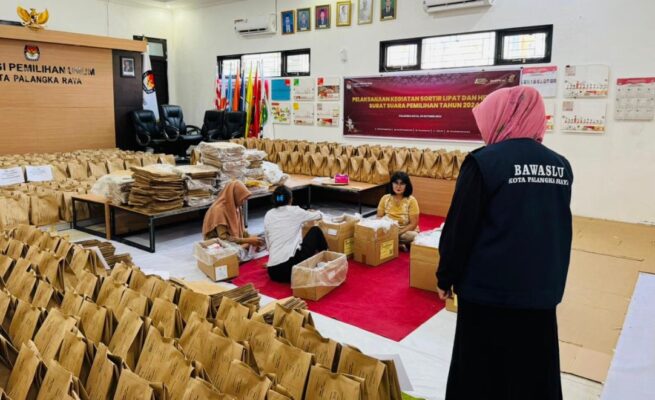 Bawaslu Intensifkan Pengawasan Logistik Pilkada di KPU Palangka Raya