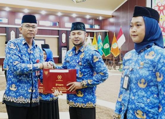 86 ASN di Kalteng Terima Satyalancana Karya Satya di HUT ke-53 KORPRI