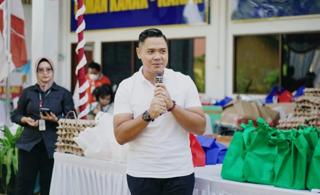 Disdik Kalteng dan Ketua TP-PKK Kunjungi Kelompok Belajar Anak di Palangka Raya, Bagikan Bantuan