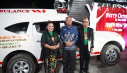 Gubernur Kalteng Serahkan Hibah Ambulans dalam Perayaan Natal KWOD 2024