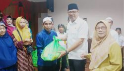 Sambut Ramadan, Majelis Taklim Assamkiyah Dislutkan Kalteng Bagikan 100 Paket Sembako