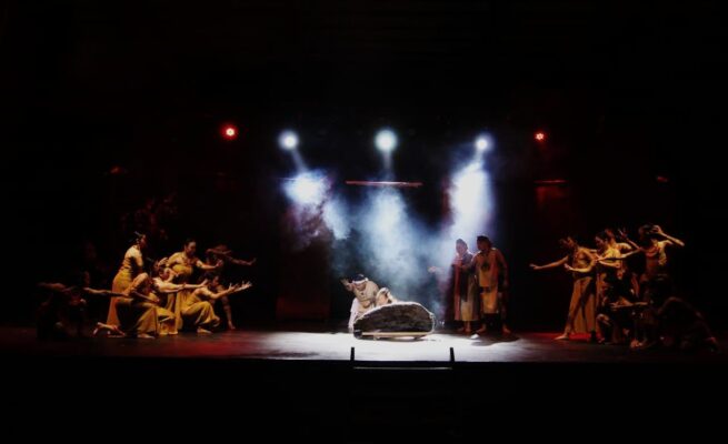 Kolaborasi 10 Sanggar Seni Meriahkan Panggung Budaya “Legenda Batu Bawui” di Palangka Raya