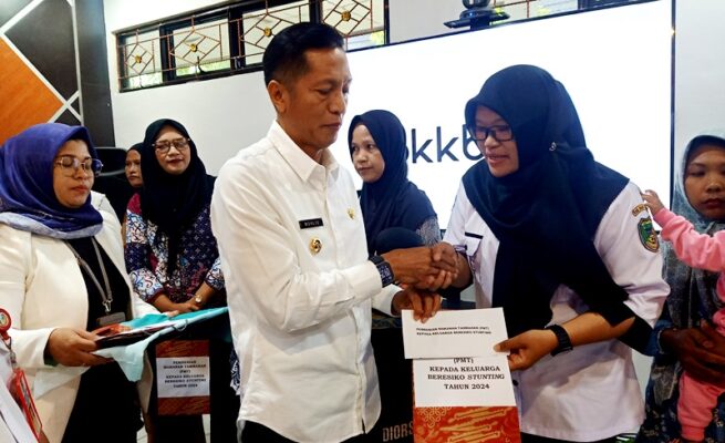 Pemkab Barito Utara Salurkan Bantuan Pemberian Makanan Tambahan untuk Percepat Penurunan Stunting