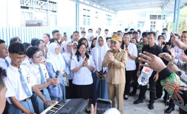 Gubernur Kalteng Berikan Motivasi kepada Siswa SMA 1 Kuala Kapuas: “Tidak Ada yang Tidak Mungkin”