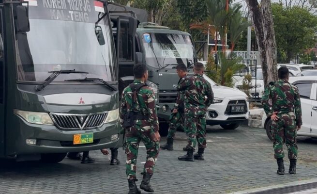 Puluhan Personel TNI Dikerahkan Amankan Kantor Kejati Kalteng