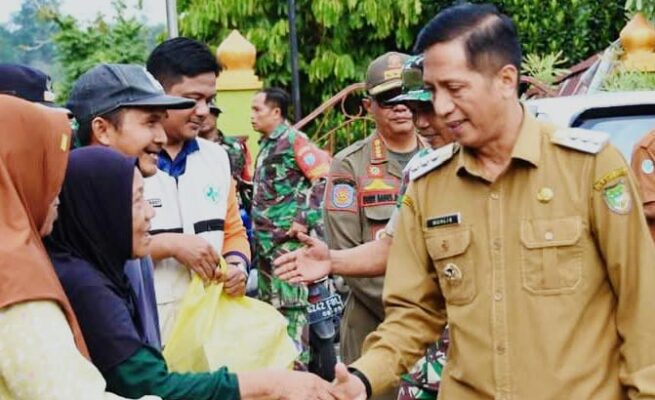 Pemkab Barito Utara Salurkan Bantuan untuk Warga Terdampak Banjir di Teweh Baru