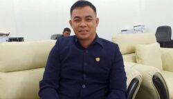 Disnakertranskop-UKM Barito Utara Buka Layanan Eazy Passport, DPRD Apresiasi Kemudahan untuk Masyarakat