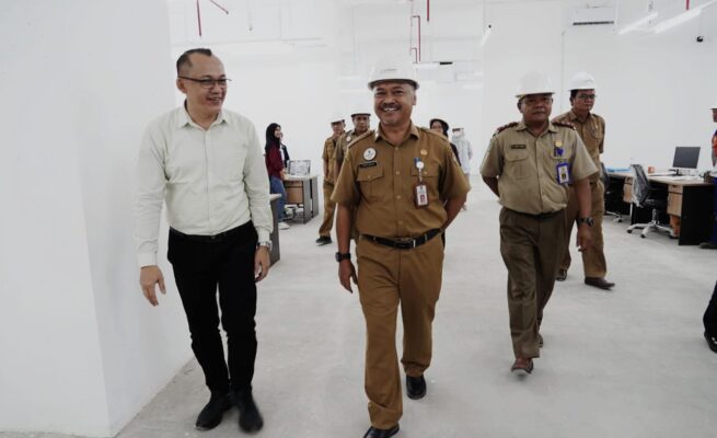 Disnakertrans Kalteng Tinjau Proyek Duta Mall, Pastikan Penerapan K3 dan Kepesertaan BPJS Ketenagakerjaan