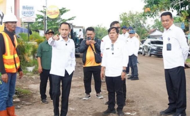 Wali Kota Fairid Naparin Tinjau Proyek Jalan dan Drainase: Pastikan Pembangunan Sesuai Standar