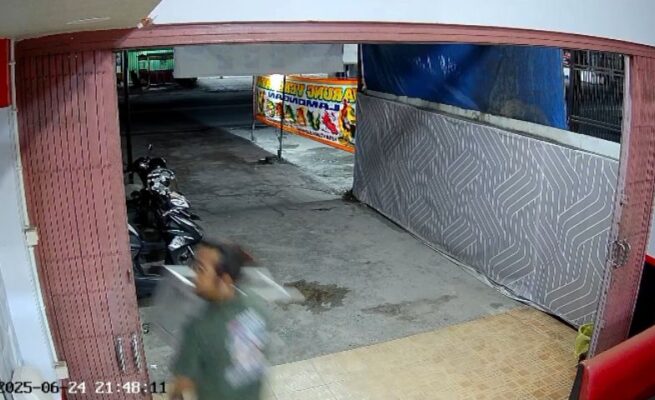 Aksi Pencurian Kotak Amal BPK Seth Adji Terekam CCTV