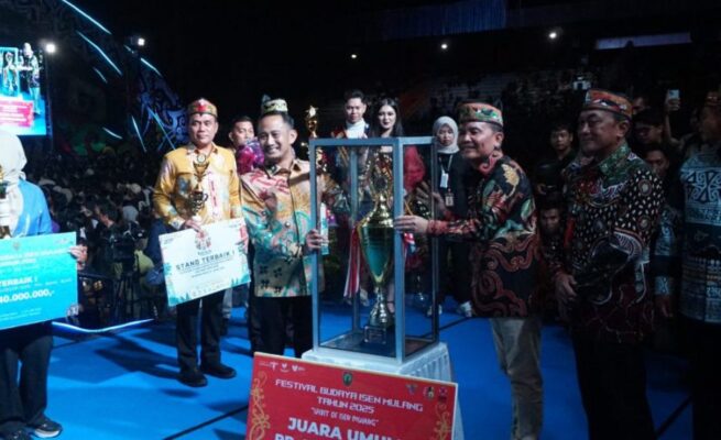 Palangka Raya Raih Juara Umum Festival Budaya Isen Mulang 2025