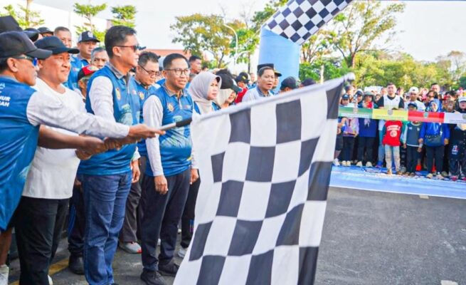 Wagub Kalteng Lepas Jalan Sehat, Gubernur Cup 2025 Resmi Dimulai