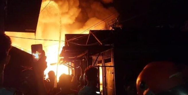 16 Rumah Hangus Terbakar di Gang Mandau Ujung Palangka Raya