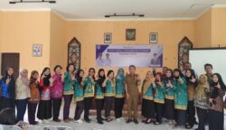 Diskominfo Palangka Raya Bekali Kader PKK Kelurahan Langkai dengan Literasi Digital dan Public Speaking