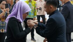 165 ASN Terima Satyalancana Karya Satya, Wali Kota Palangka Raya: Jadikan Penghargaan Ini Sebagai Pemicu Semangat Melayani