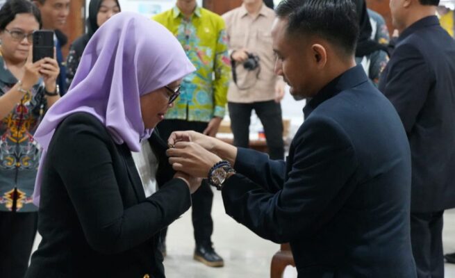 165 ASN Terima Satyalancana Karya Satya, Wali Kota Palangka Raya: Jadikan Penghargaan Ini Sebagai Pemicu Semangat Melayani