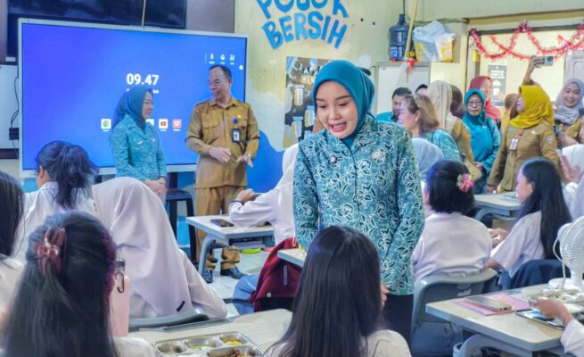 Ketua TP-PKK Kalteng Dorong Kesadaran Hidup Sehat Pelajar Lewat Program CKG dan MBG