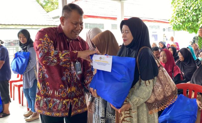 Rayakan HUT RI ke-80, Kanwil Ditjenpas Kalteng Bagikan 60 Paket Sembako untuk Warga