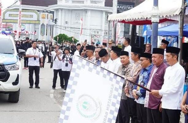 Ribuan Peserta Meriahkan Pawai Ta’aruf MTQH ke-52 Barito Utara