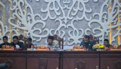 Rapat Paripurna DPRD Kalteng Tutup Masa Sidang III, Wagub Edy Pratowo Tekankan Sinergi Eksekutif-Legislatif