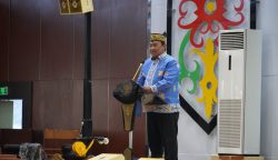 Wagub Kalteng Edy Pratowo Buka Diskusi Ilmiah Peran Masyarakat Adat dalam Pembangunan Daerah