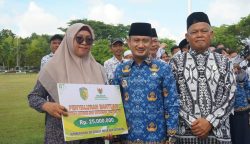 Peringati HGN, Baznas Kota Palangka Raya Salurkan Bantuan untuk Guru TPA dan Guru Swasta