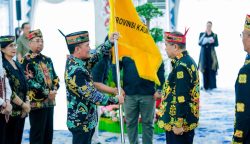 Gubernur Agustiar Sabran Lepas 309 Kontingen Pesparawi XIV Kalteng, Bawa Semangat Isen Mulang Menuju Manokwari
