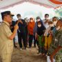 Gubernur Agustiar Sabran saat menyapa warga